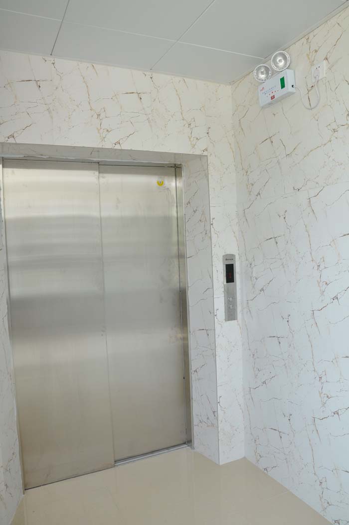 为患者特设的现代化电梯
